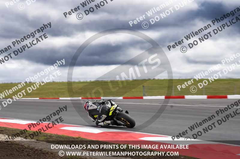 cadwell no limits trackday;cadwell park;cadwell park photographs;cadwell trackday photographs;enduro digital images;event digital images;eventdigitalimages;navarra;no limits trackdays;peter wileman photography;racing digital images;trackday digital images;trackday photos
